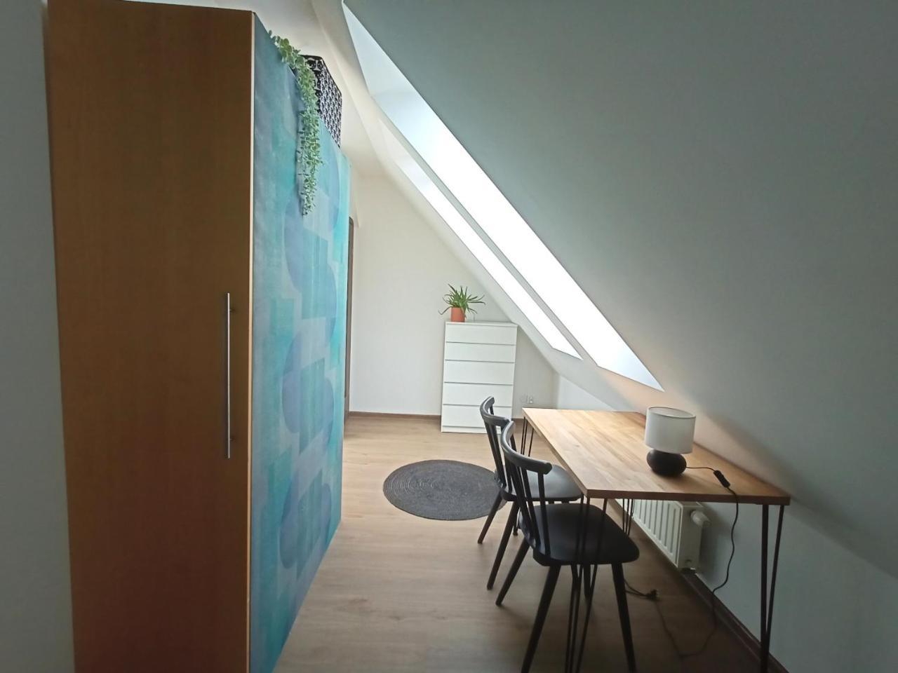 Lemuria Pokoje Hostel Chojnowska A レグニツァ エクステリア 写真