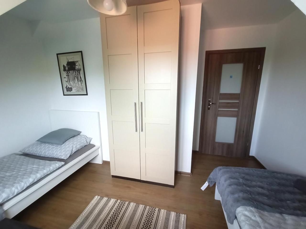 Lemuria Pokoje Hostel Chojnowska A レグニツァ エクステリア 写真