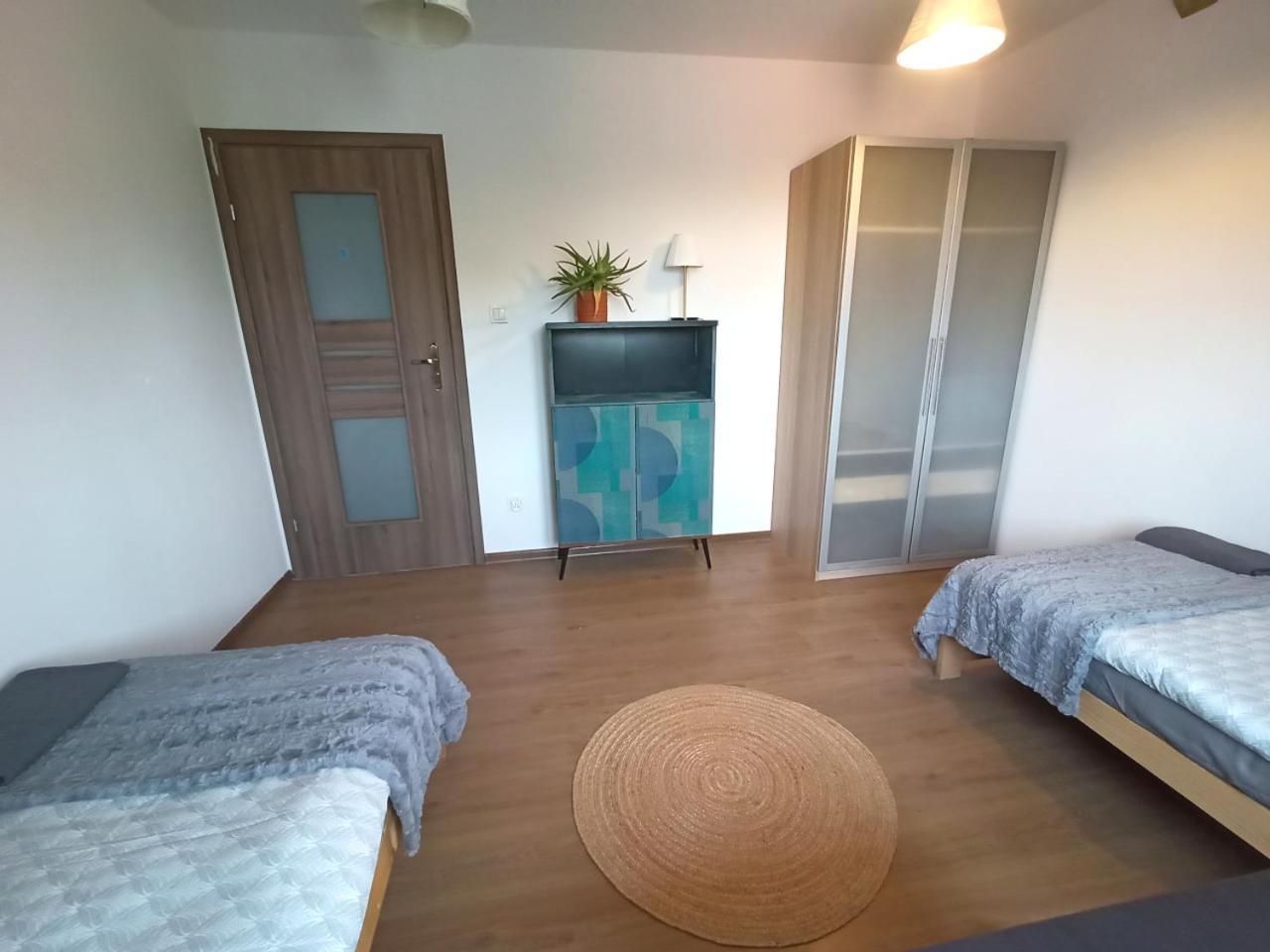 Lemuria Pokoje Hostel Chojnowska A レグニツァ エクステリア 写真